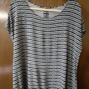 SHORT SLEEVE BLACK & WHITE BLOUSE.  SOFT, COMFORTABLE